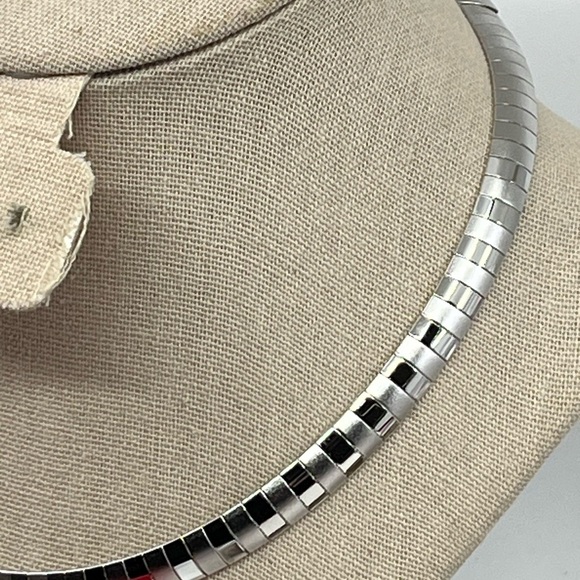 Vintage Kenneth Jay Lane Rhodium-Plated Omega Necklace with Original Box & Pouch - Picture 8 of 17